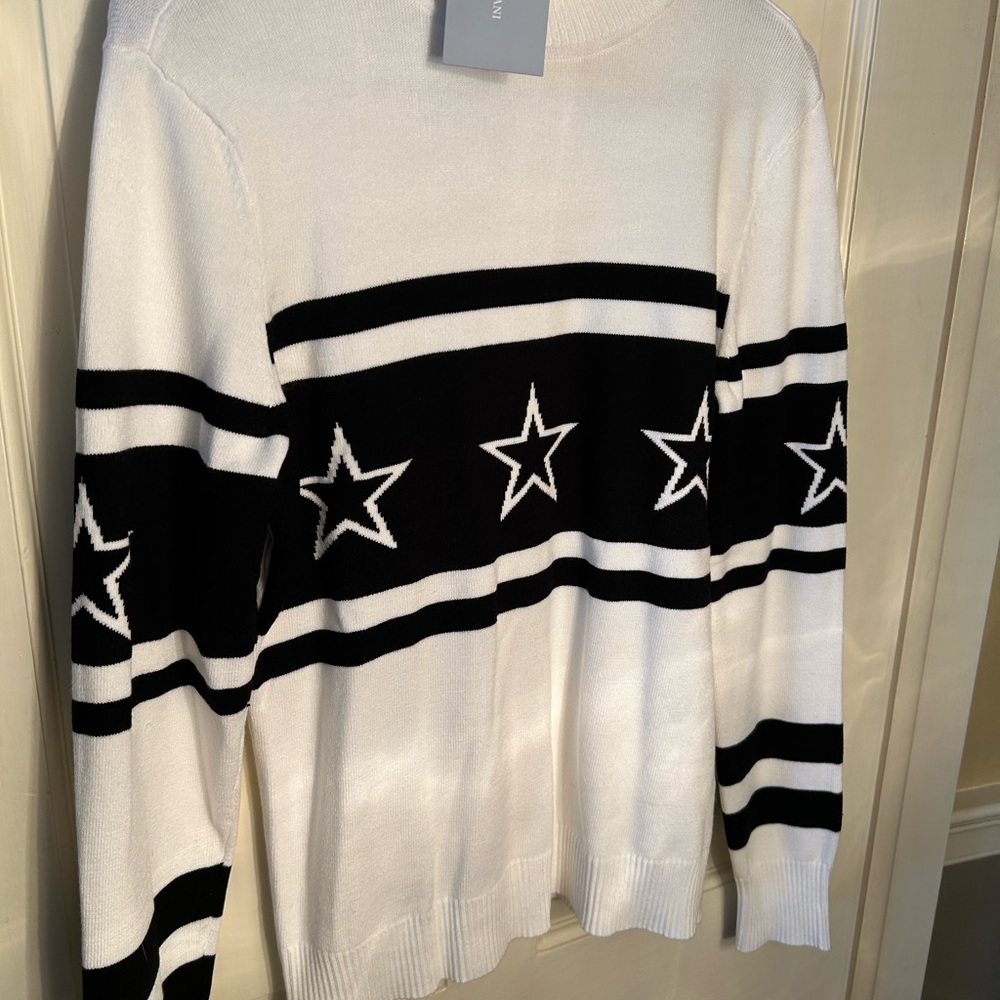 NWT Antonio Melani Black and White Star Pattern Women’s Turtleneck Sweater